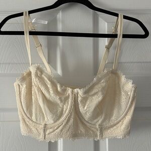 Aerie Cream Lace Underwire Bra with Adjustable Straps